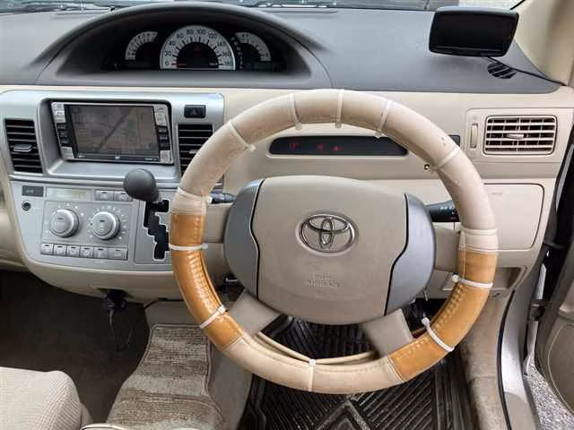 TOYOTA RAUM