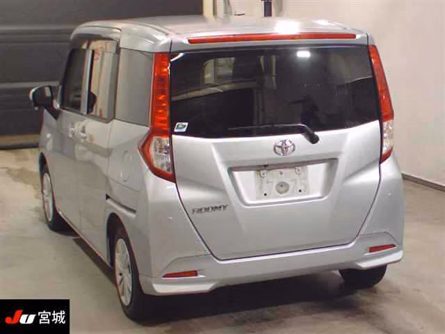 TOYOTA ROOMY