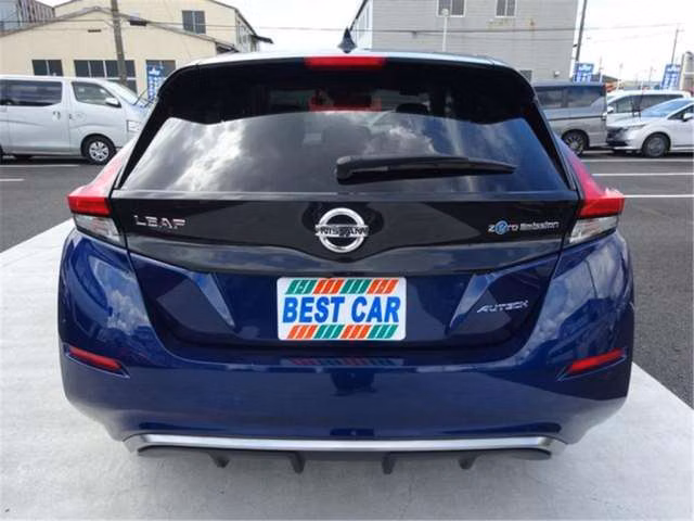 NISSAN LEAF