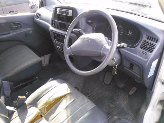 TOYOTA REGIUS ACE