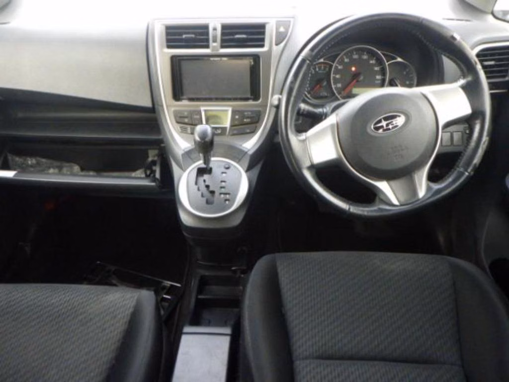 SUBARU TREZIA