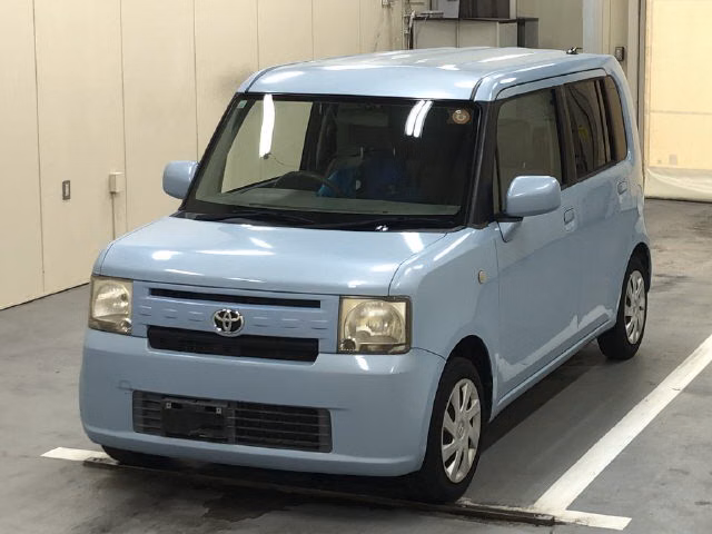TOYOTA PIXIS SPACE