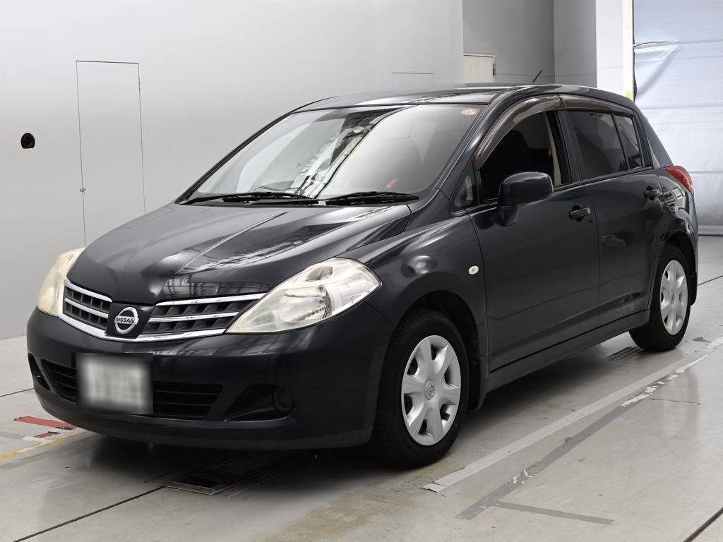 NISSAN TIIDA