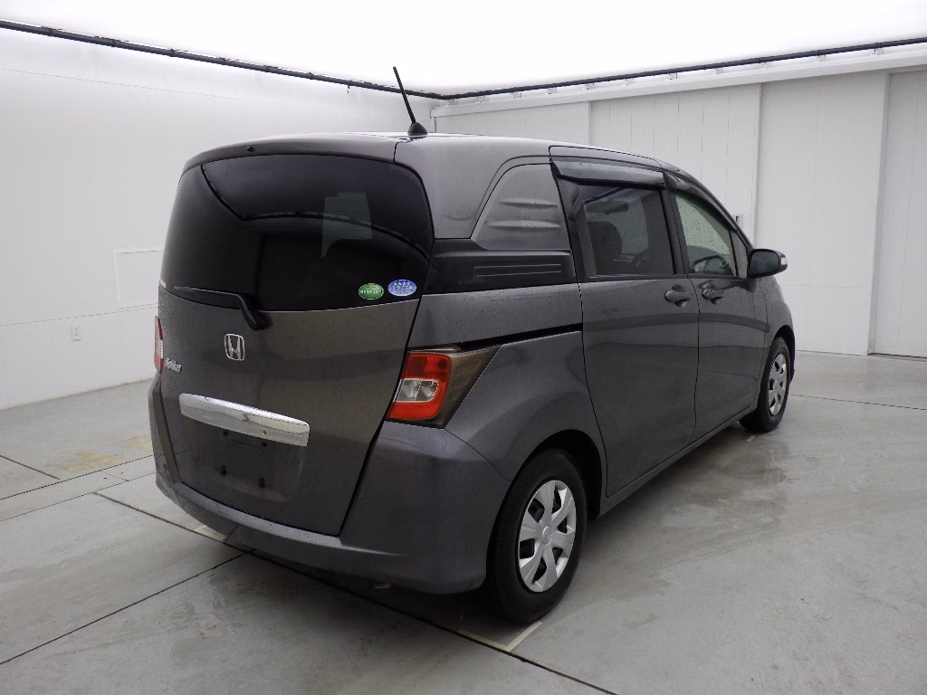 HONDA FREED SPIKE