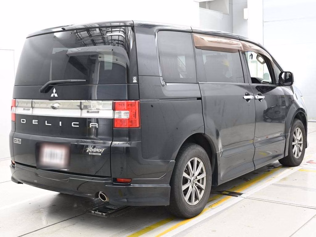 MITSUBISHI DELICA D:5