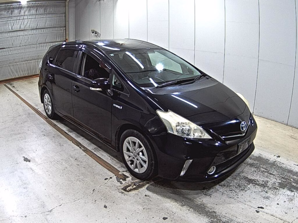 TOYOTA PRIUS ALPHA