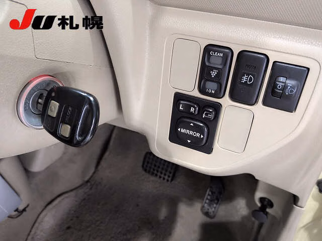 DAIHATSU ESSE