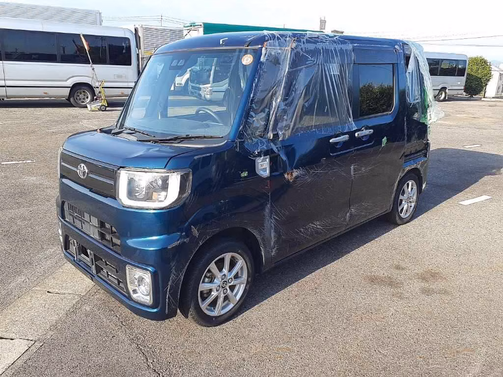 TOYOTA PIXIS MEGA