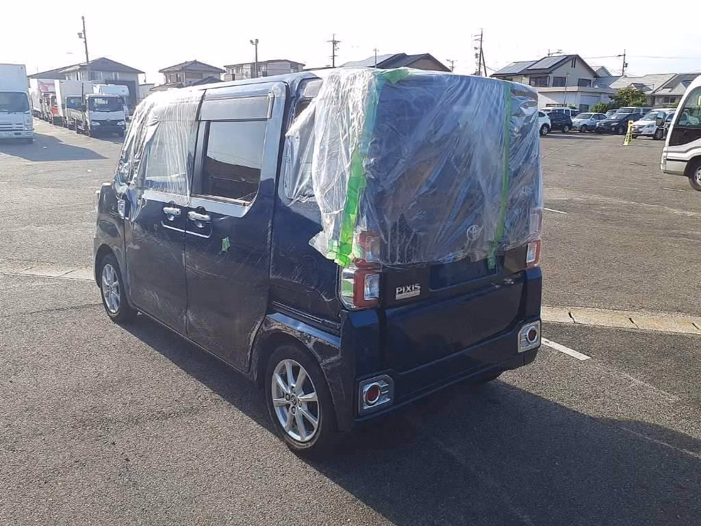 TOYOTA PIXIS MEGA