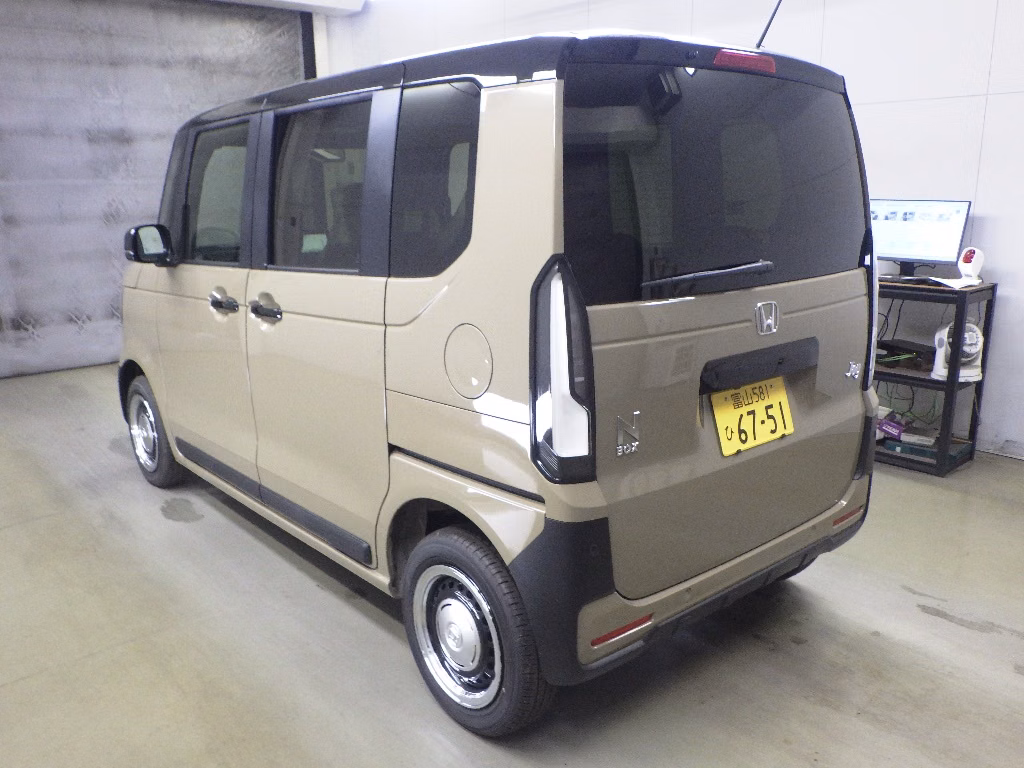 HONDA N-BOX