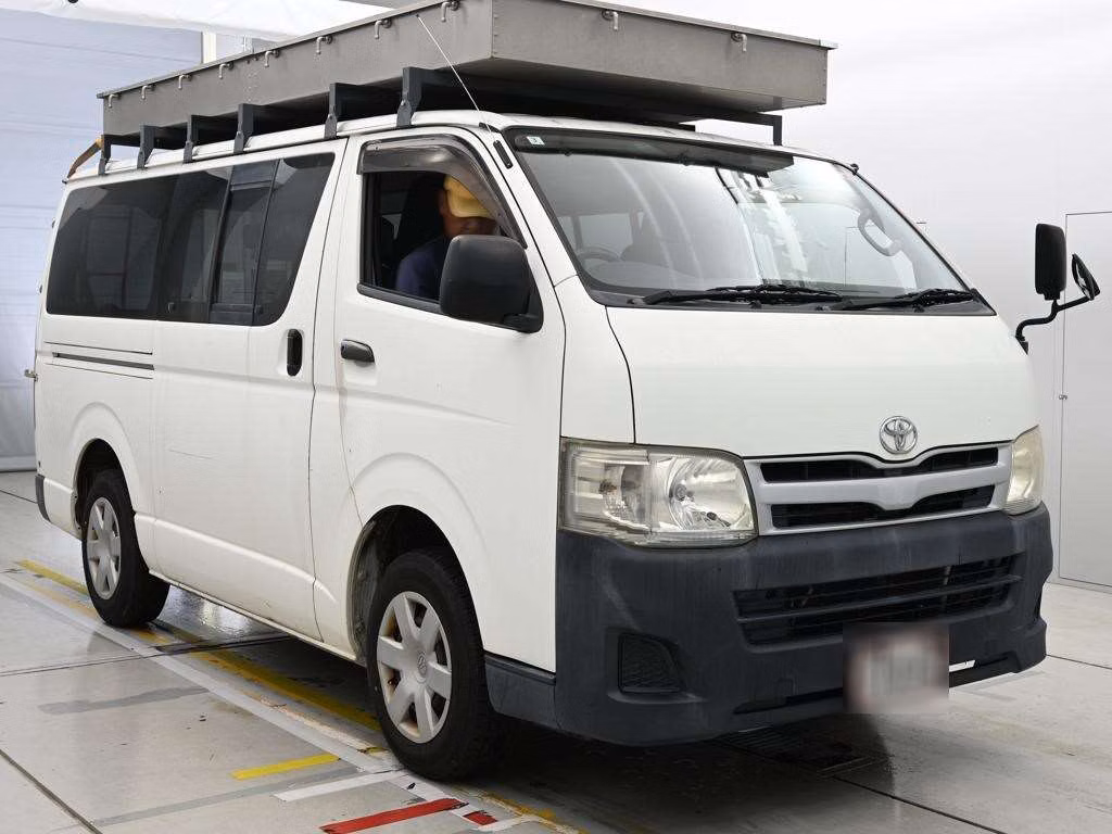 TOYOTA REGIUS ACE