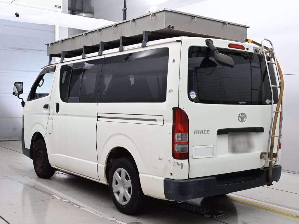 TOYOTA REGIUS ACE