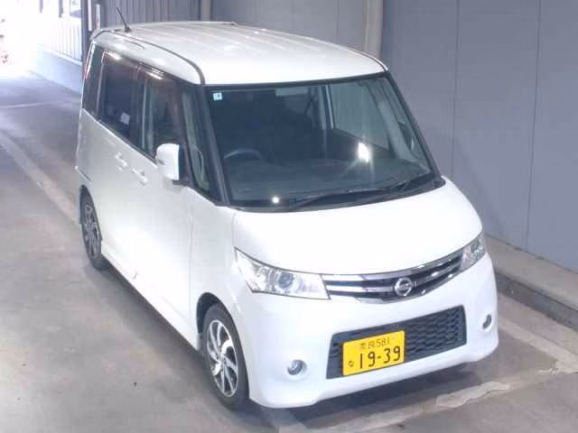 NISSAN ROOX