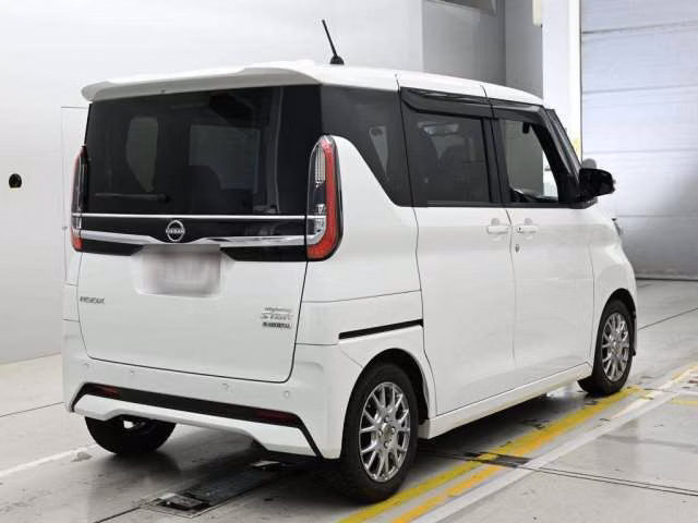 NISSAN ROOX