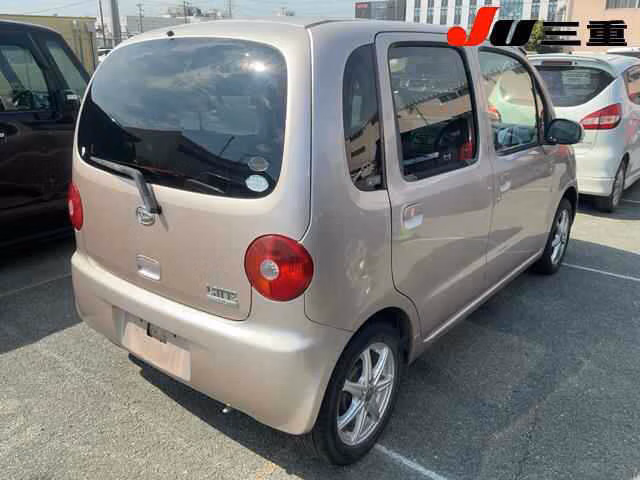 DAIHATSU MOVE LATTE