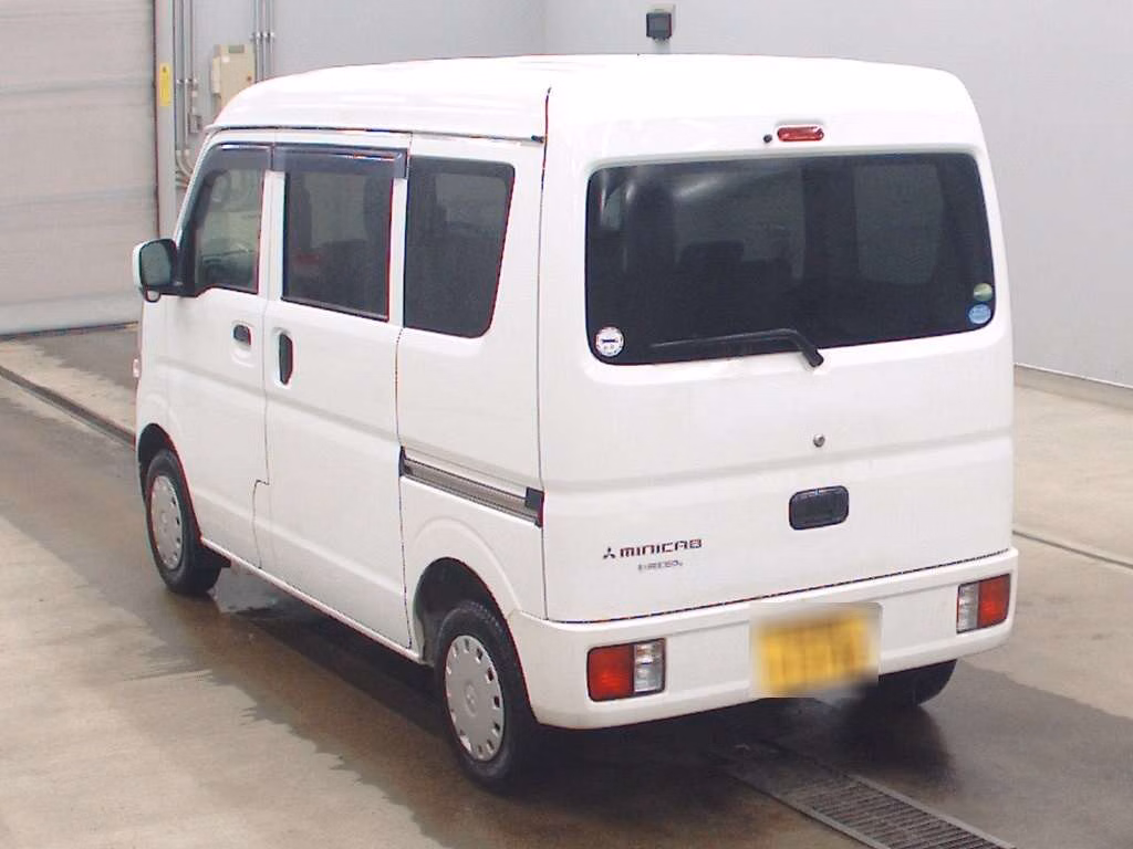 MITSUBISHI MINICAB