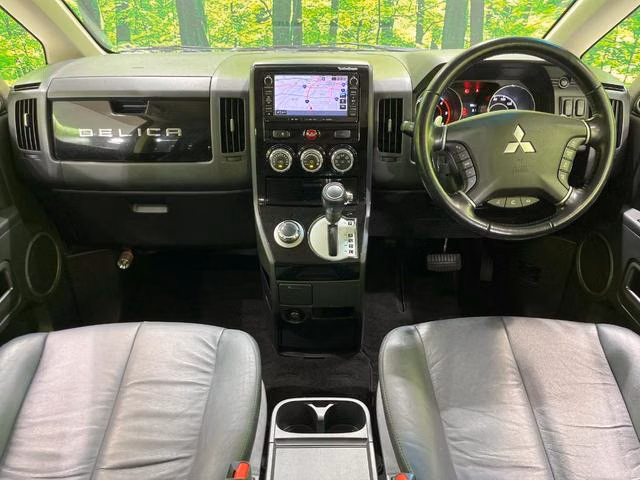 MITSUBISHI DELICA D:5