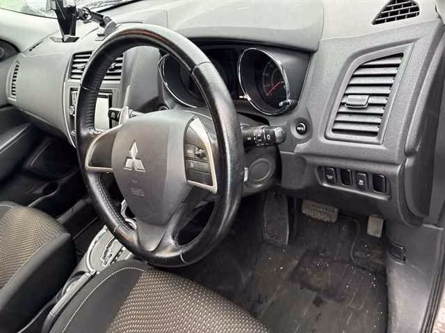 MITSUBISHI RVR
