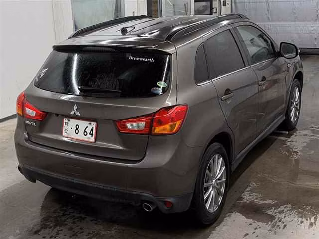 MITSUBISHI RVR