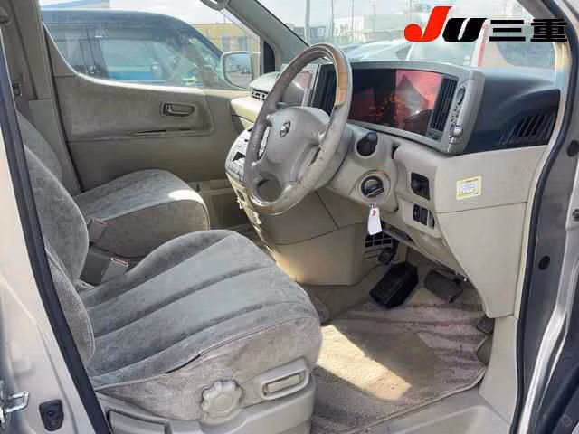 NISSAN ELGRAND
