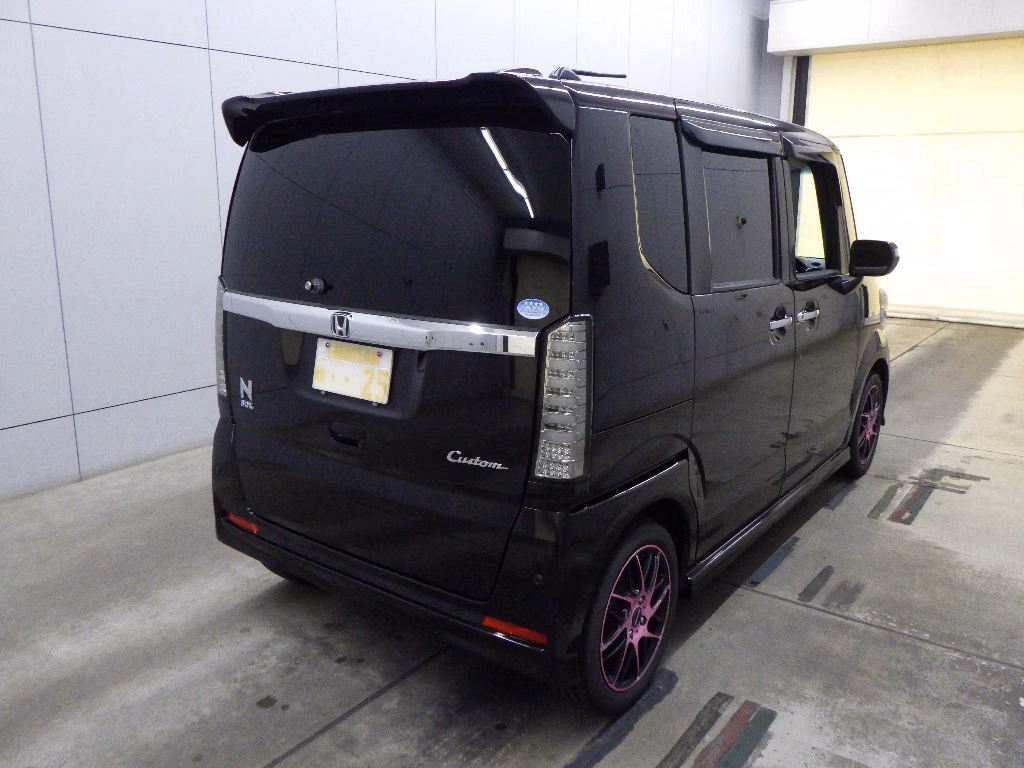 HONDA N-BOX