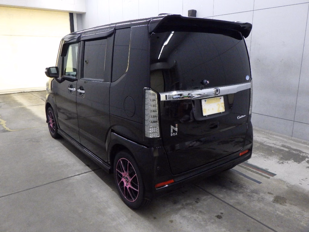 HONDA N-BOX