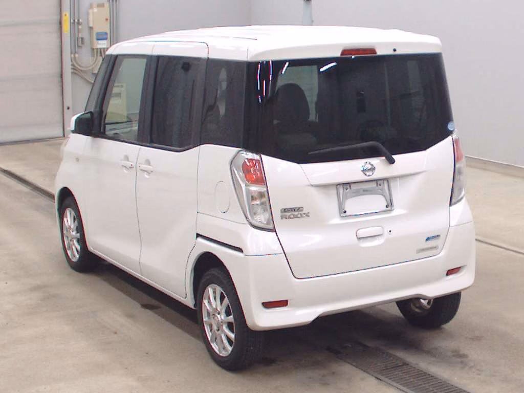 NISSAN DAYZ ROOX