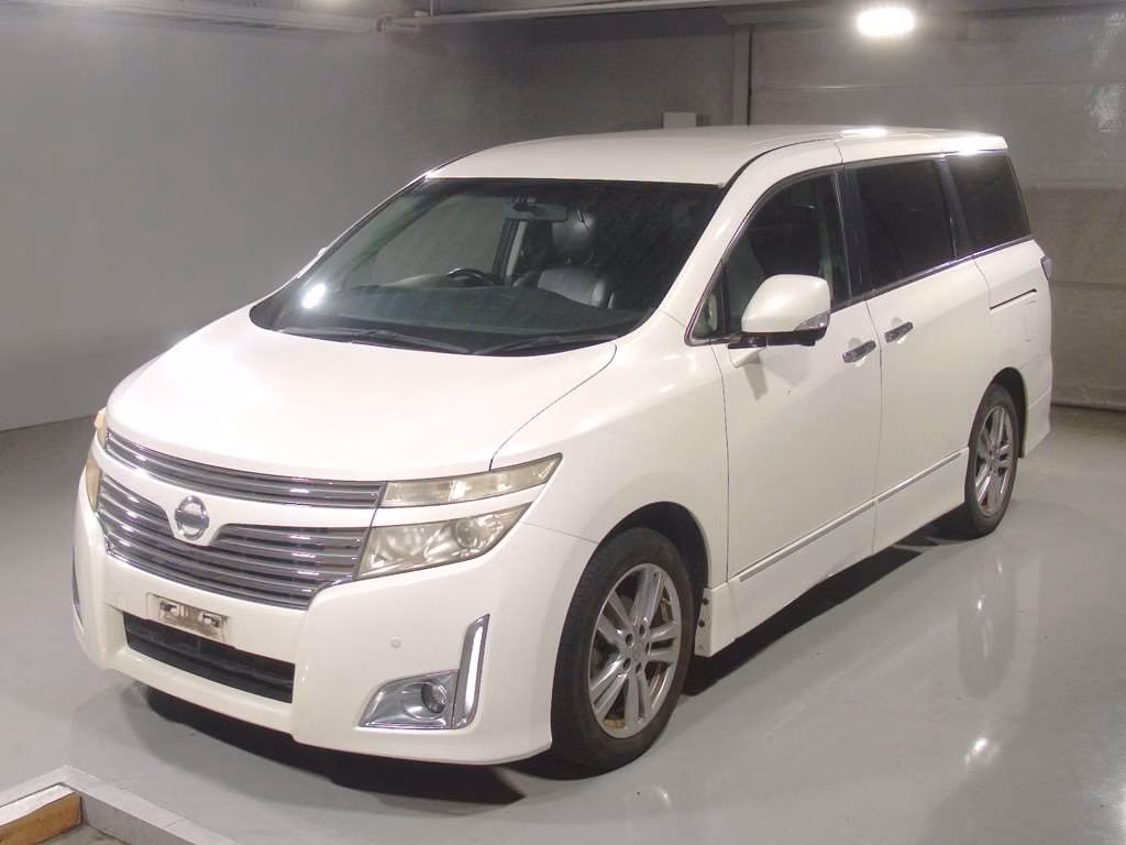 NISSAN ELGRAND