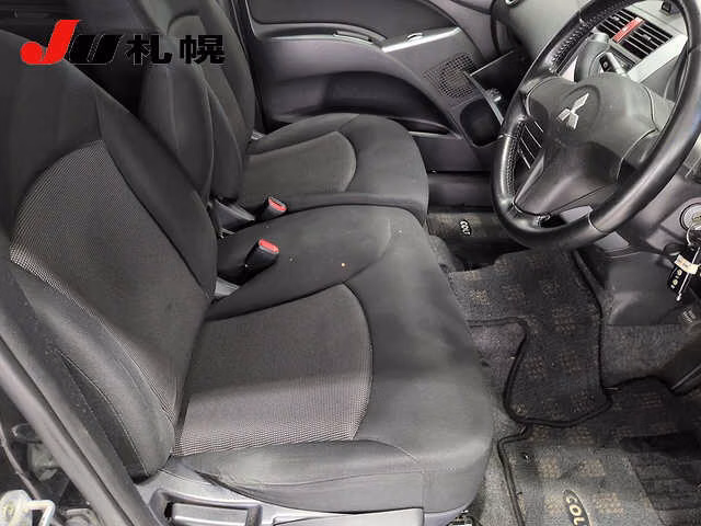 MITSUBISHI COLT