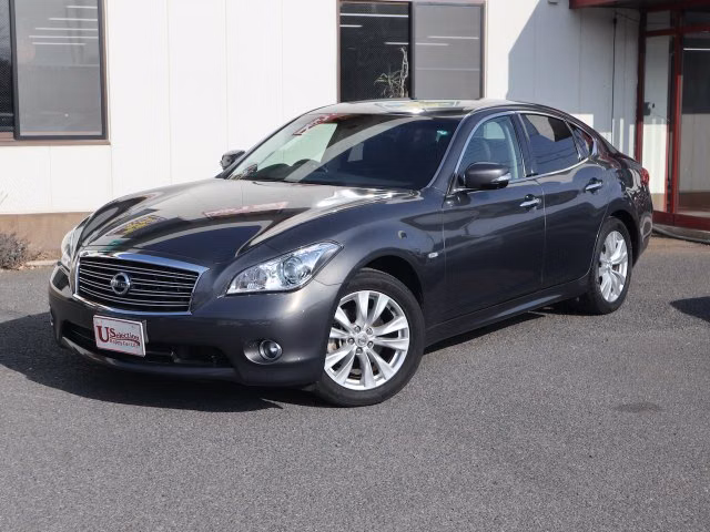 NISSAN FUGA