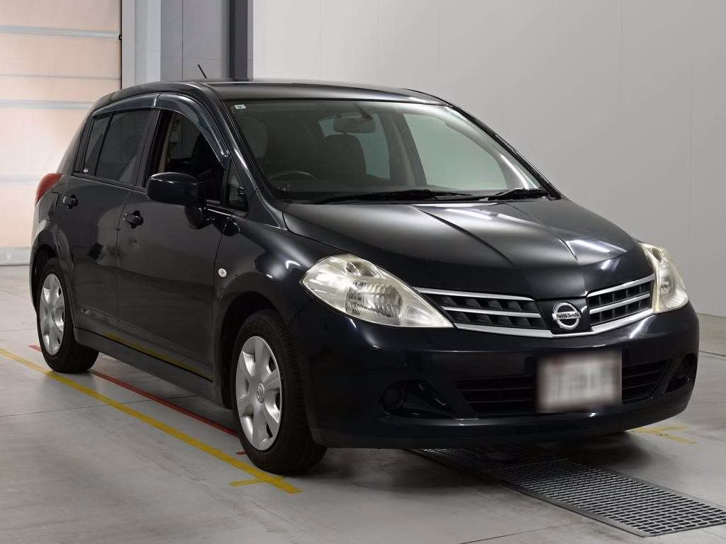 NISSAN TIIDA