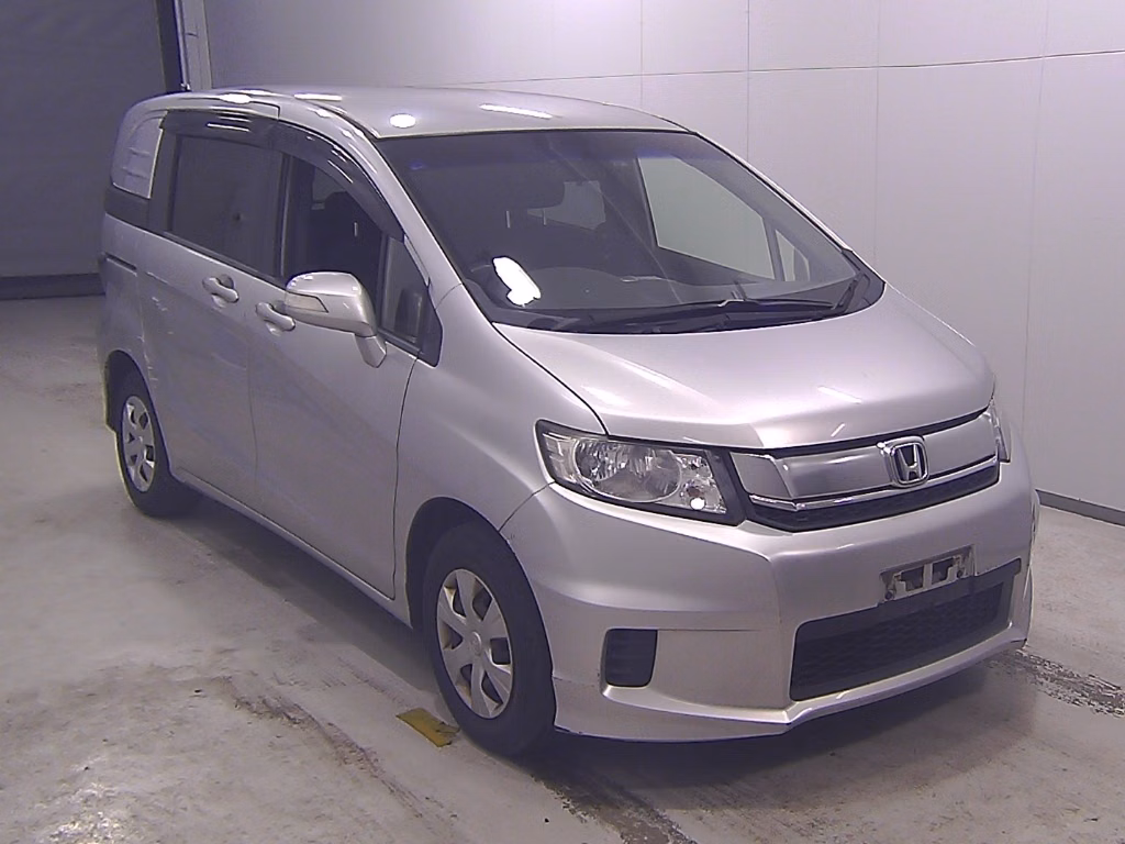 HONDA FREED SPIKE
