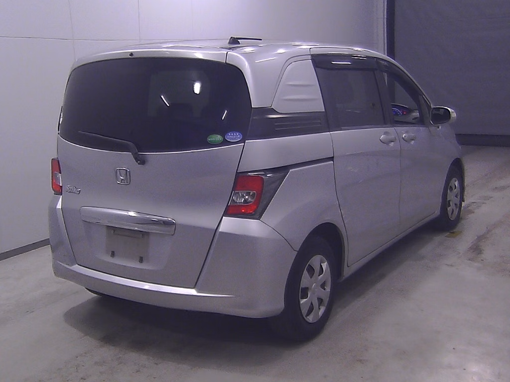 HONDA FREED SPIKE