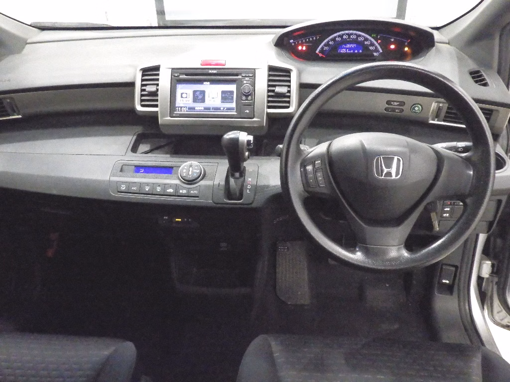 HONDA FREED SPIKE