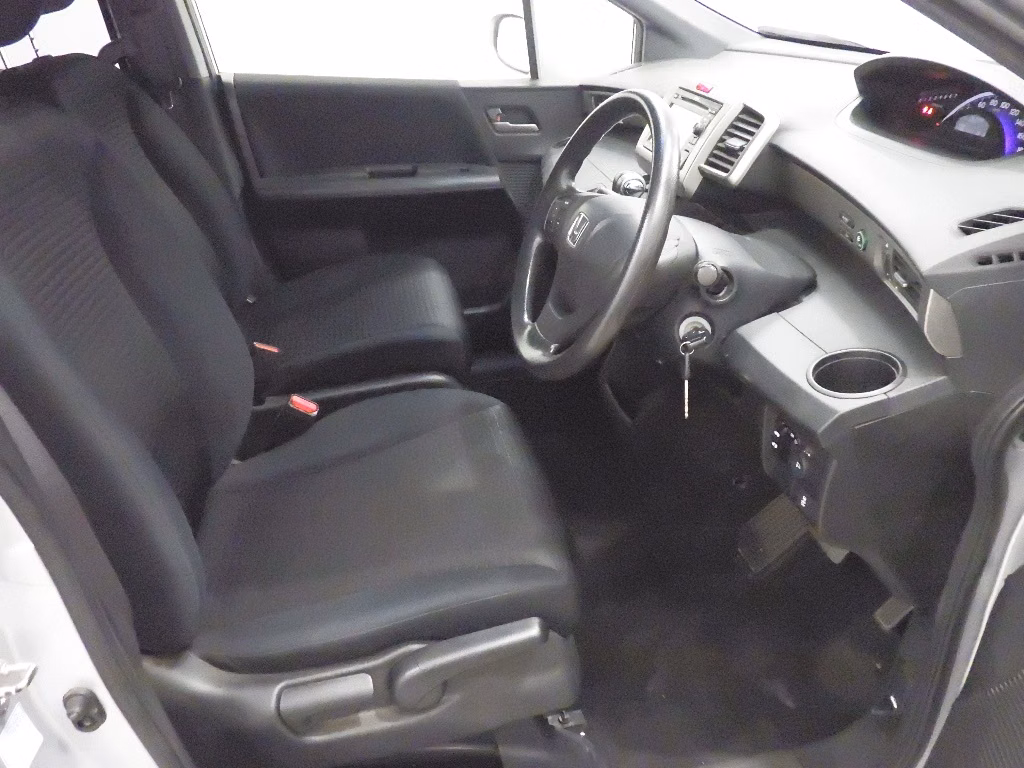 HONDA FREED SPIKE