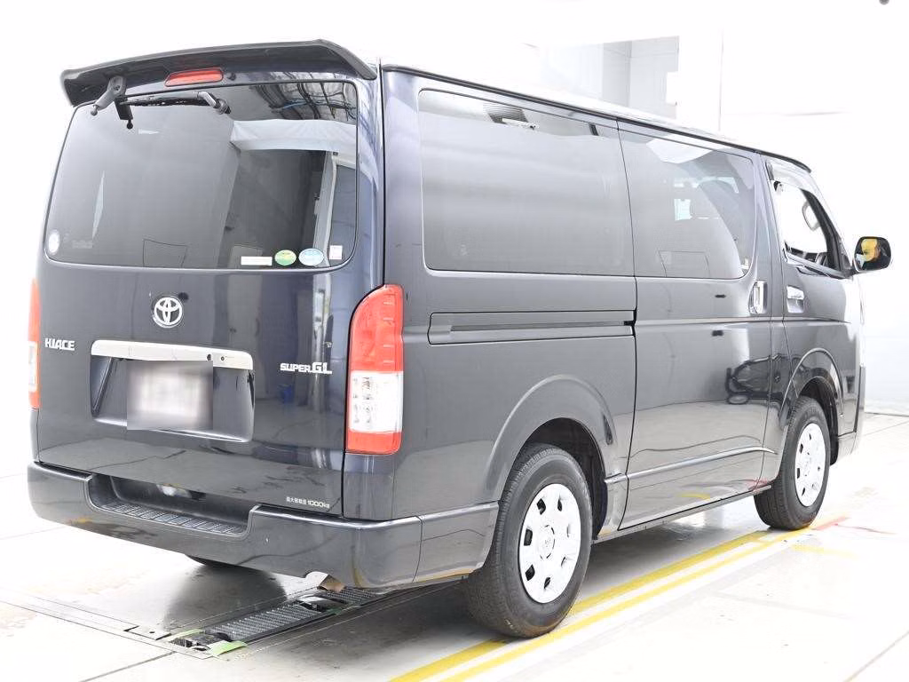 TOYOTA REGIUS ACE