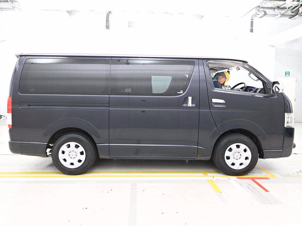 TOYOTA REGIUS ACE