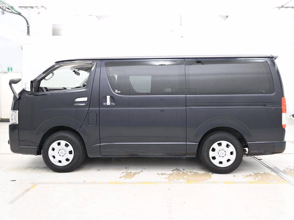 TOYOTA REGIUS ACE