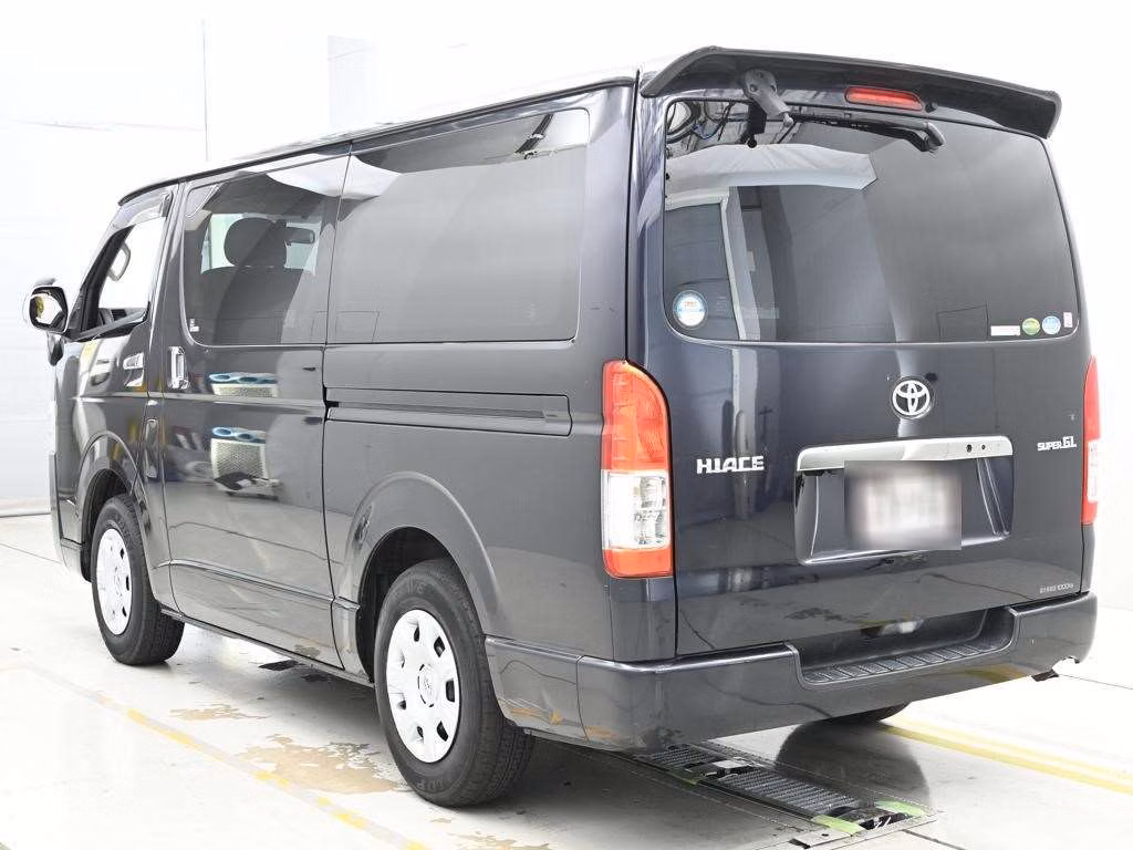 TOYOTA REGIUS ACE