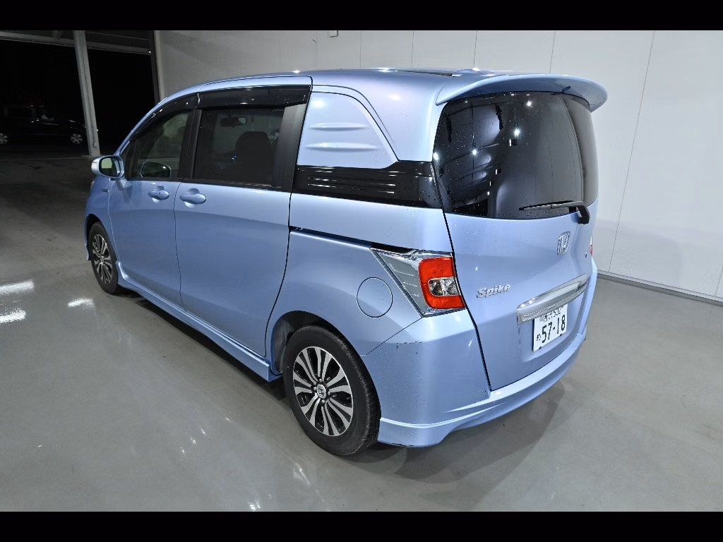 HONDA FREED SPIKE