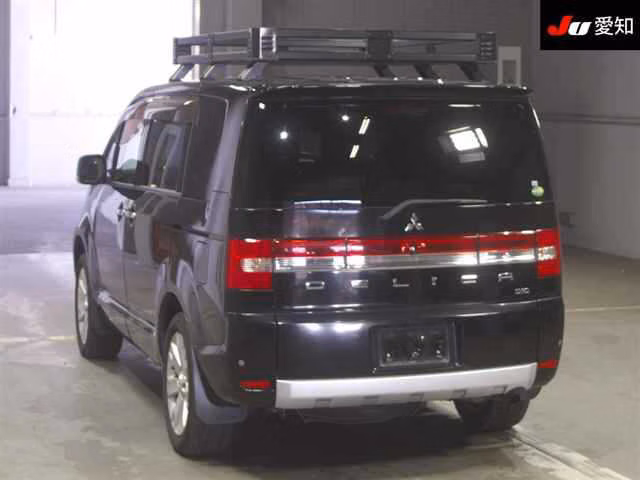 MITSUBISHI DELICA D:5