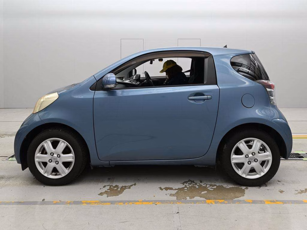 TOYOTA IQ
