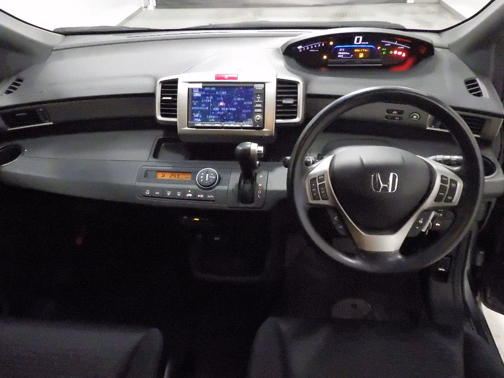 HONDA FREED SPIKE