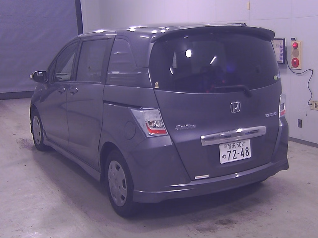 HONDA FREED SPIKE