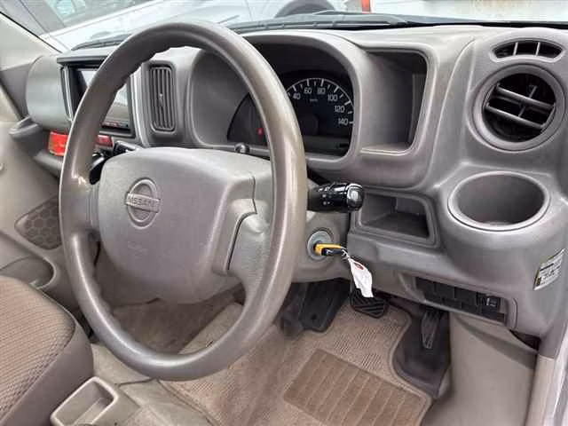 NISSAN NV100 CLIPPER