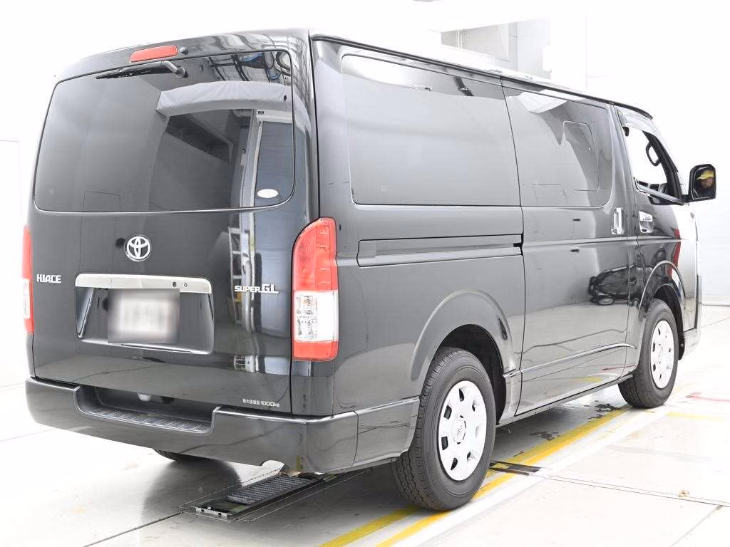 TOYOTA REGIUS ACE