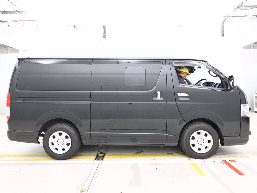 TOYOTA REGIUS ACE