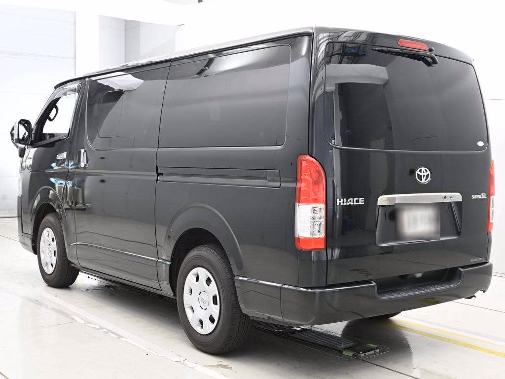 TOYOTA REGIUS ACE