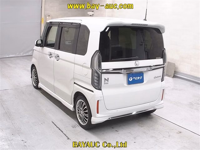 HONDA N-BOX