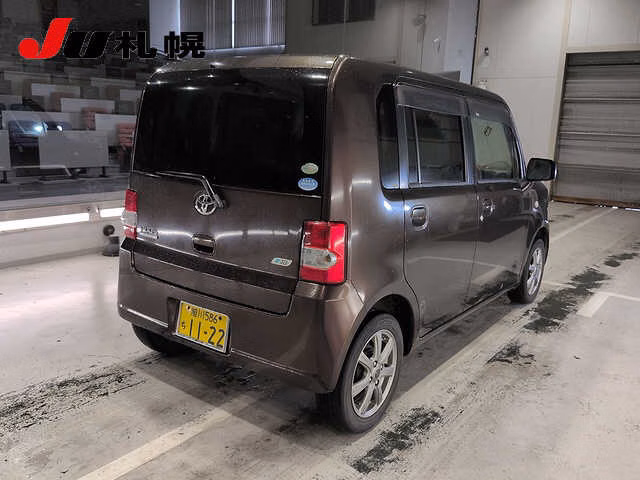 TOYOTA PIXIS SPACE